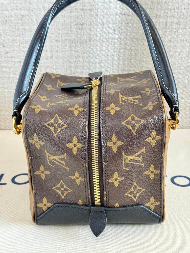 100 Original Louis Vuitton Square bag Monogram Reverse